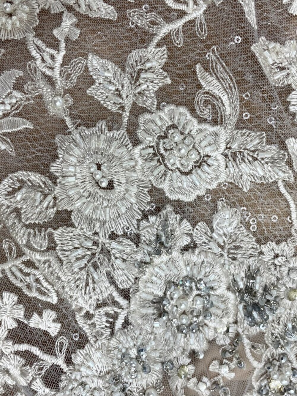 Tony Ward Couture Embroidered Wedding Gown Size 10 - Picture 9 of 11